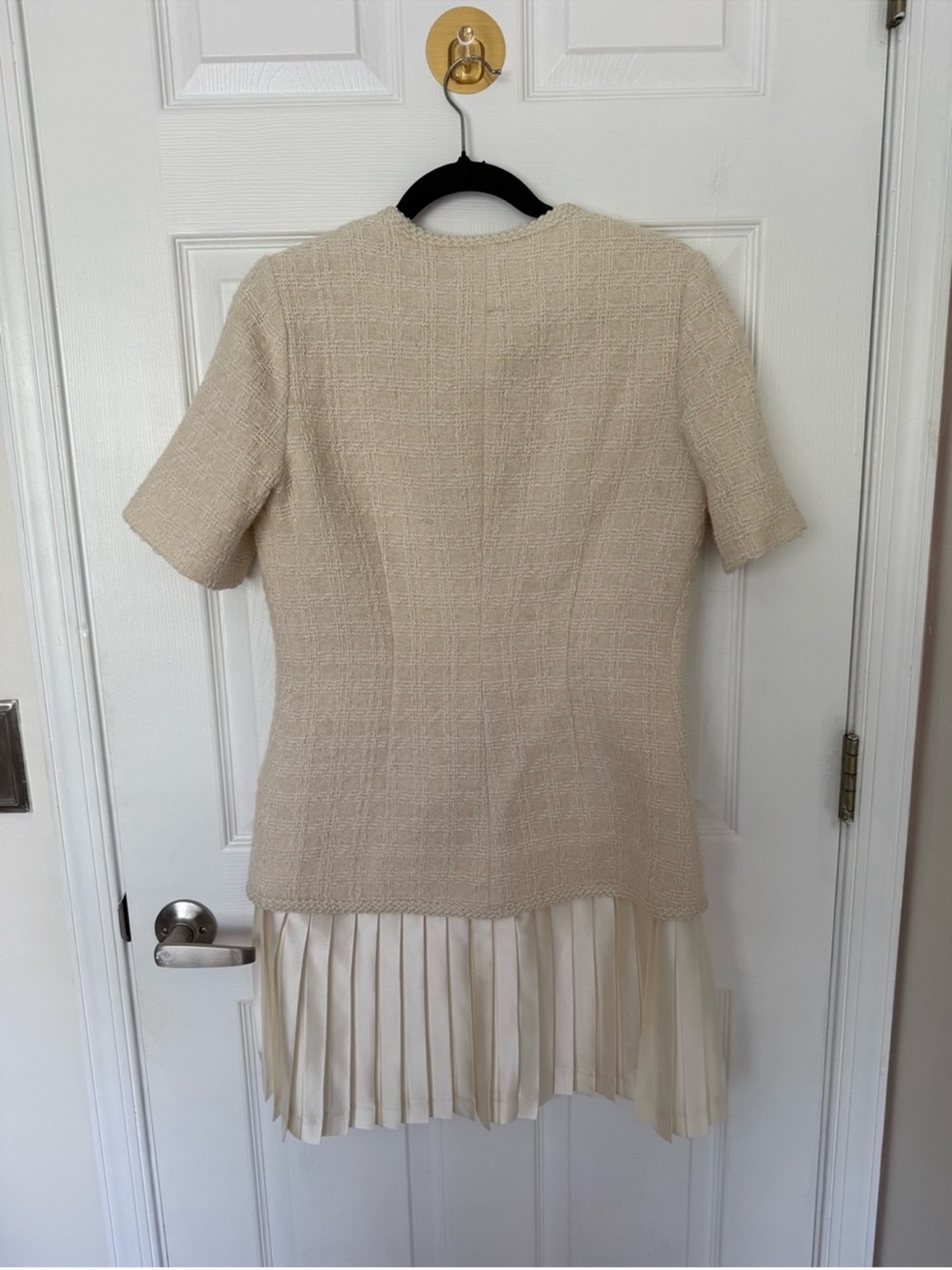 Sandro Cream Tweed Short-Sleeve Jacket with Gold Buttons 8 - Picture 10 of 11